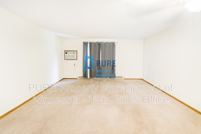 Building Photo - 221 Grand Ave W