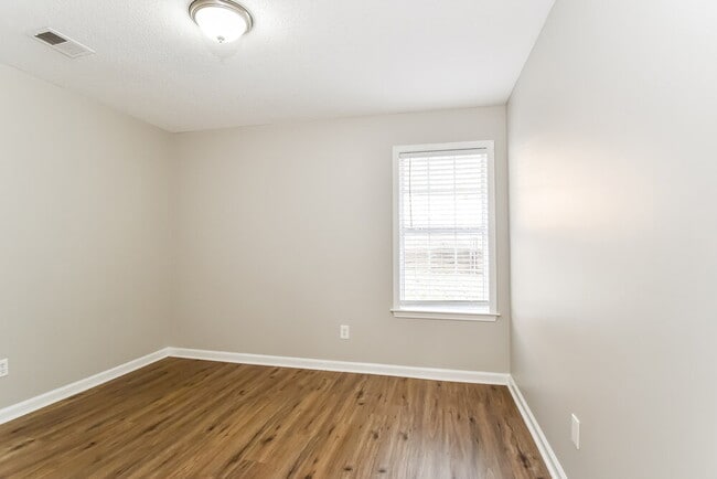 Building Photo - 184 Pebble Creek Cove E