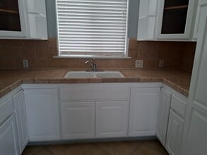 Building Photo - 664 W 3rd St