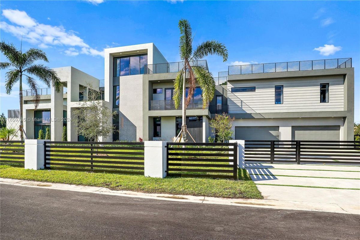 Building Photo - 2311 SW 108th Terrace
