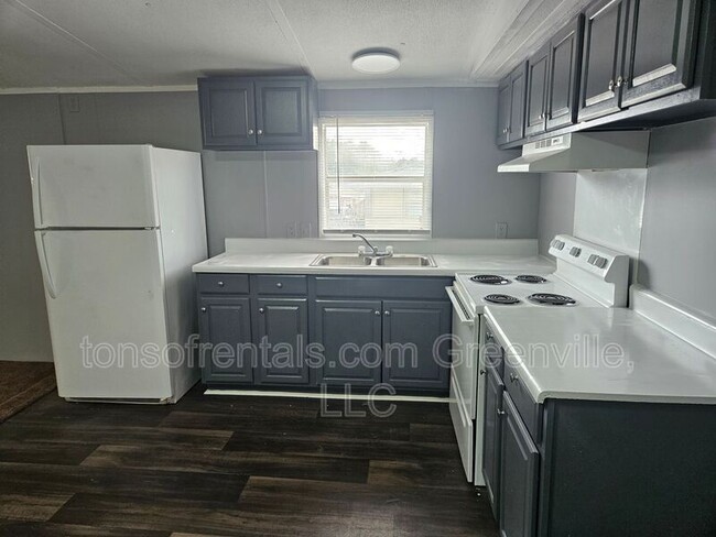 Building Photo - 301 True Temper Rd