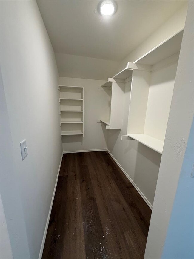 Building Photo - 201 E Main St