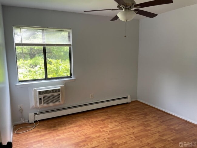 Building Photo - 104 Cricket Ln