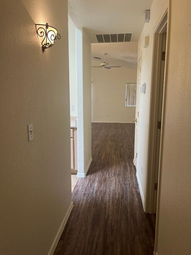 Building Photo - 2423 S Cybil Ave