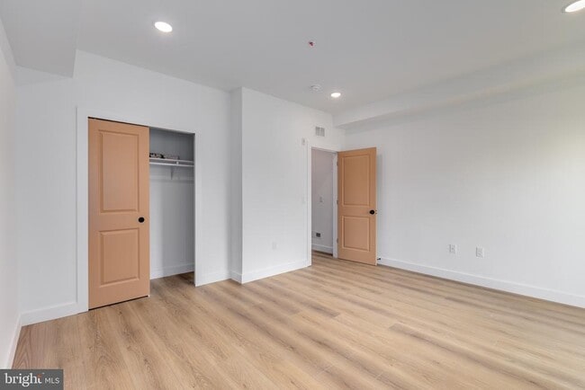 Building Photo - 2502 N 10th St