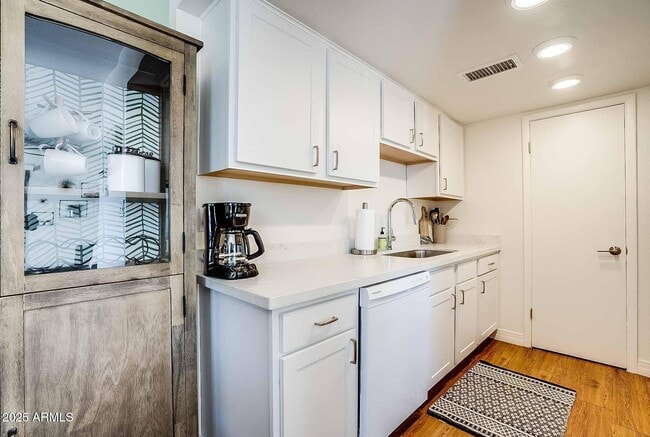 Building Photo - 7906 E Keim Dr