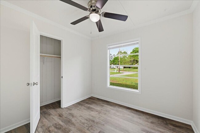 Building Photo - 526 Ochlahatchee Dr