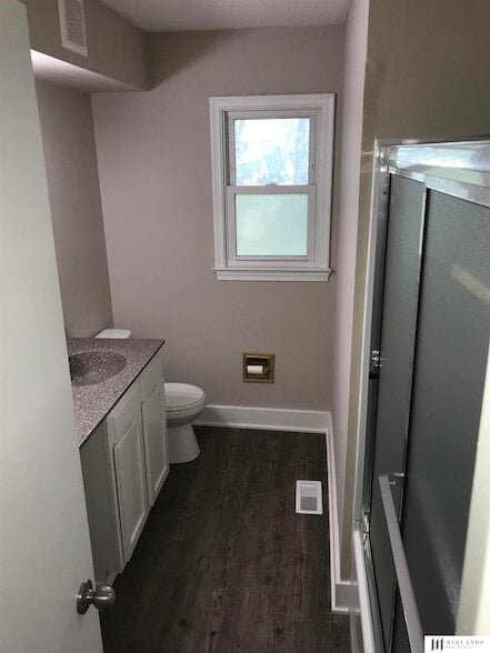 Building Photo - 2612 S 61st Ave