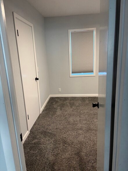 Building Photo - 620 S Rowley St