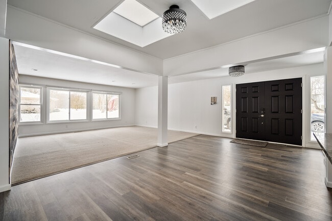 Building Photo - 41831 Glen Arbor St