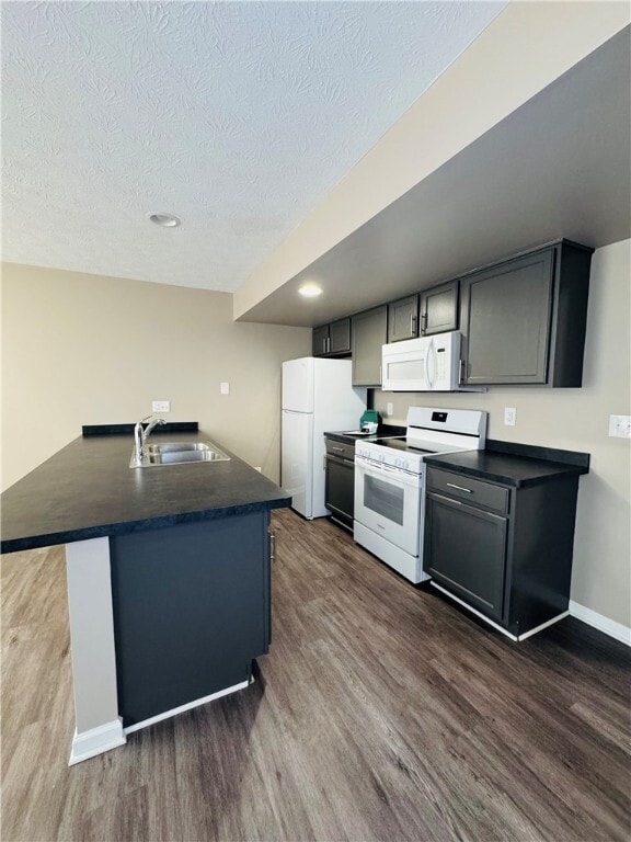 Building Photo - 769 Royal Sunset Dr