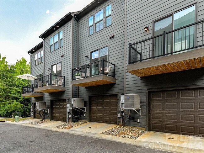Building Photo - 408 Tristram Ln