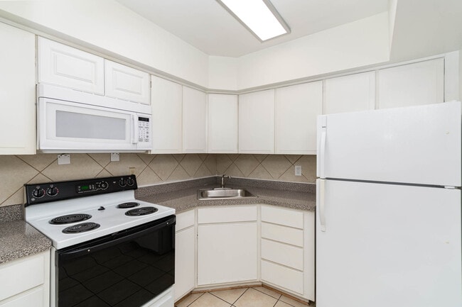 Building Photo - OV Living