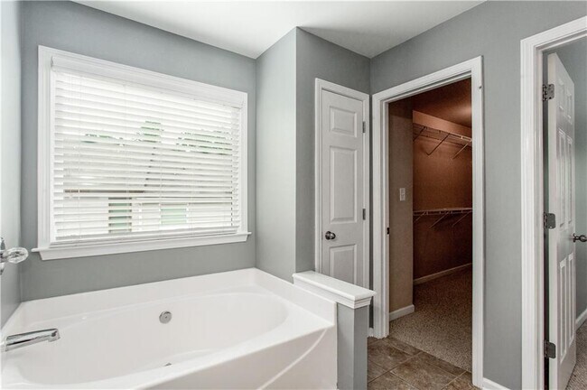 Building Photo - 1345 Winshire Cove