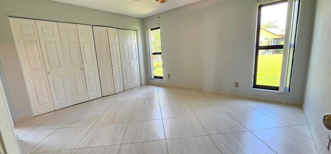 Building Photo - 3298 Shadow Wood Dr