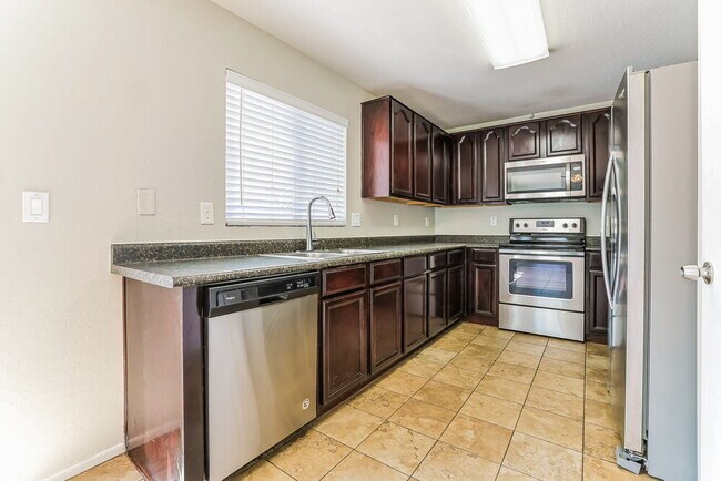 Building Photo - 2415 W Wrangler Way