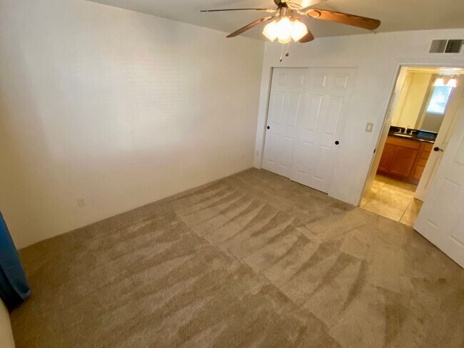 Building Photo - Upgraded Condo near Oldtown