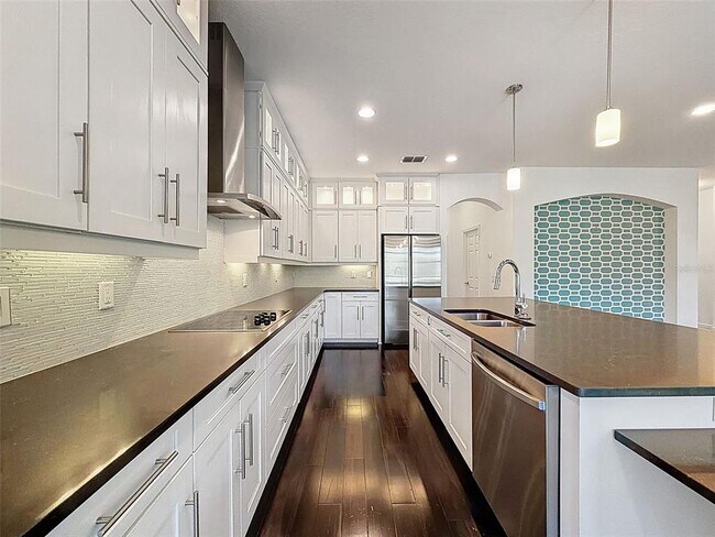 Building Photo - 10701 Laurel Vista Way