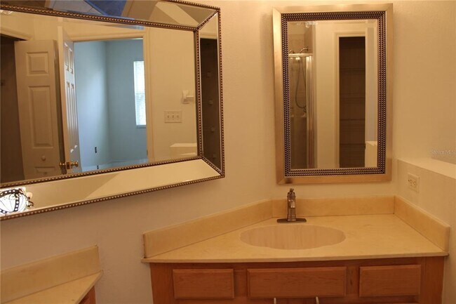 Building Photo - 3429 Parkridge Cir