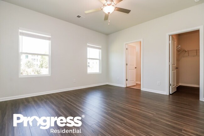 Building Photo - 5 Fifth St