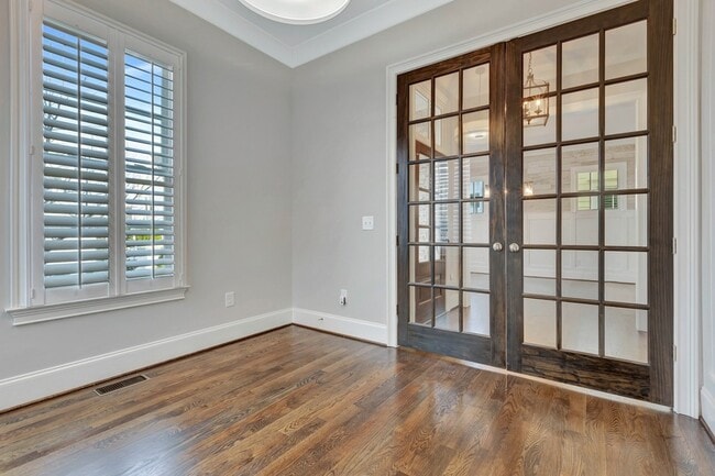 Building Photo - 4031 General Martin Ln