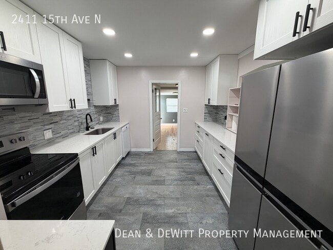 Building Photo - 2411 15th Ave N