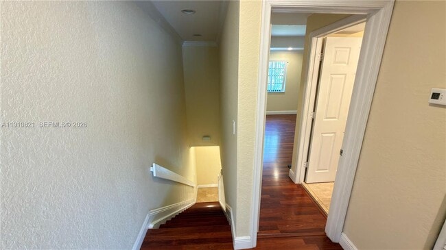 Building Photo - 3887 Tree Top Dr