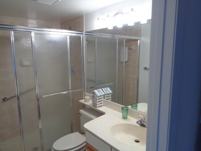 Building Photo - 2512 SE Anchorage Cove