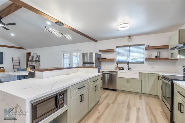 Building Photo - 3133 Primrose Dr