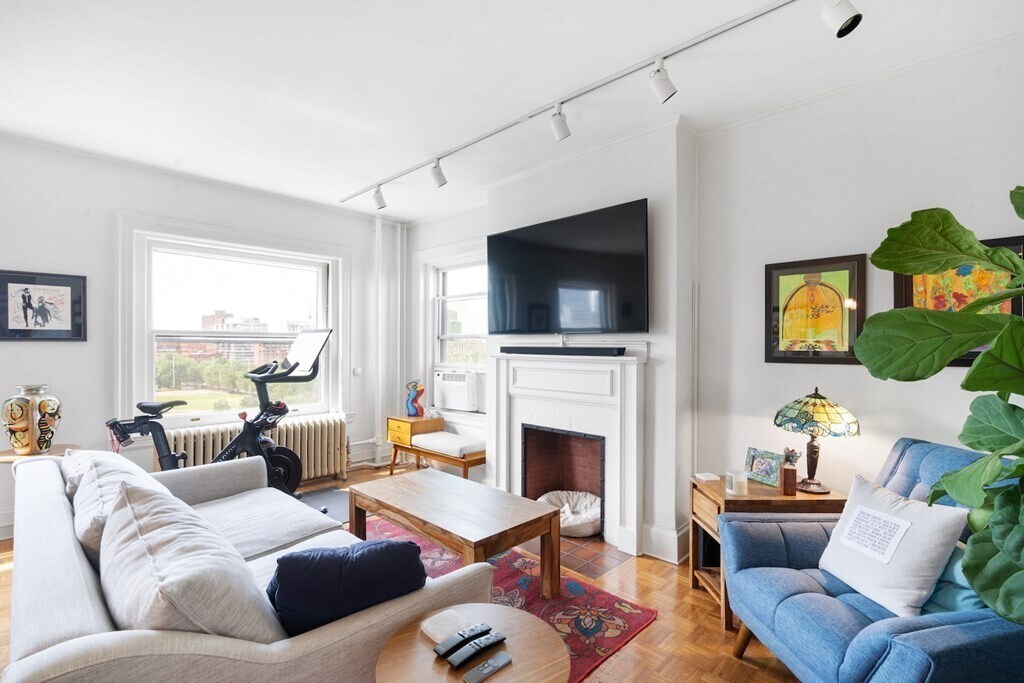 Building Photo - 48 Beacon St