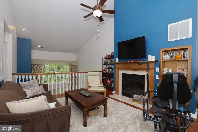 Building Photo - 455 Fortress Way