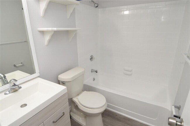 Building Photo - 8635 Mallard Reserve Dr