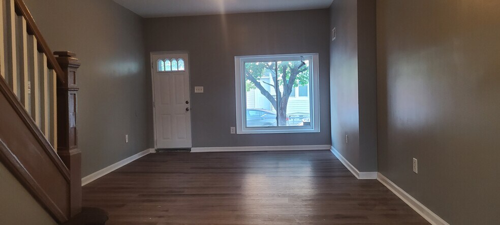 Building Photo - 3416 Mount Pleasant Ave