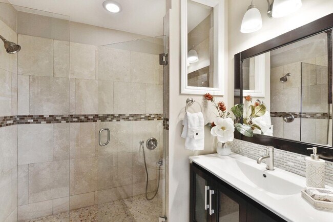 Building Photo - 1423 Piedmont Rd