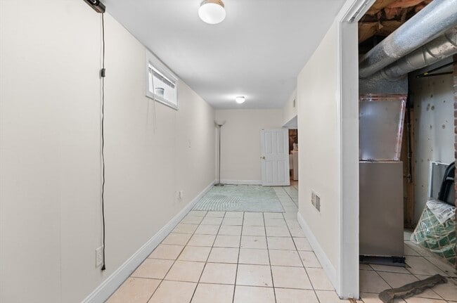 Building Photo - 79-81-81 Vernon St