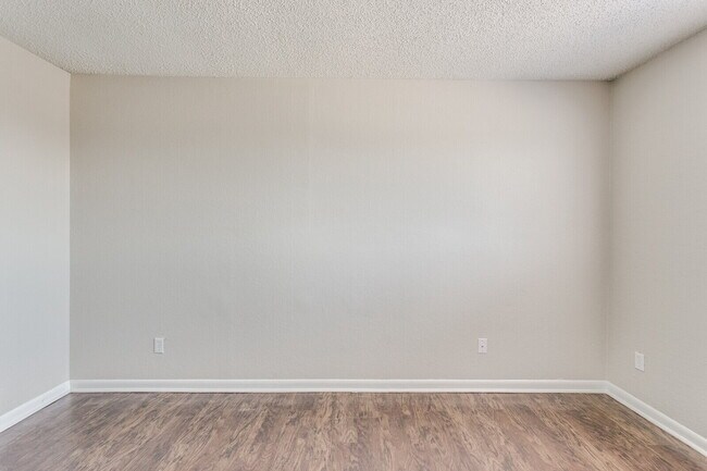Building Photo - Best Value 2BR in Moore - Up to $1000 Move in Special!
