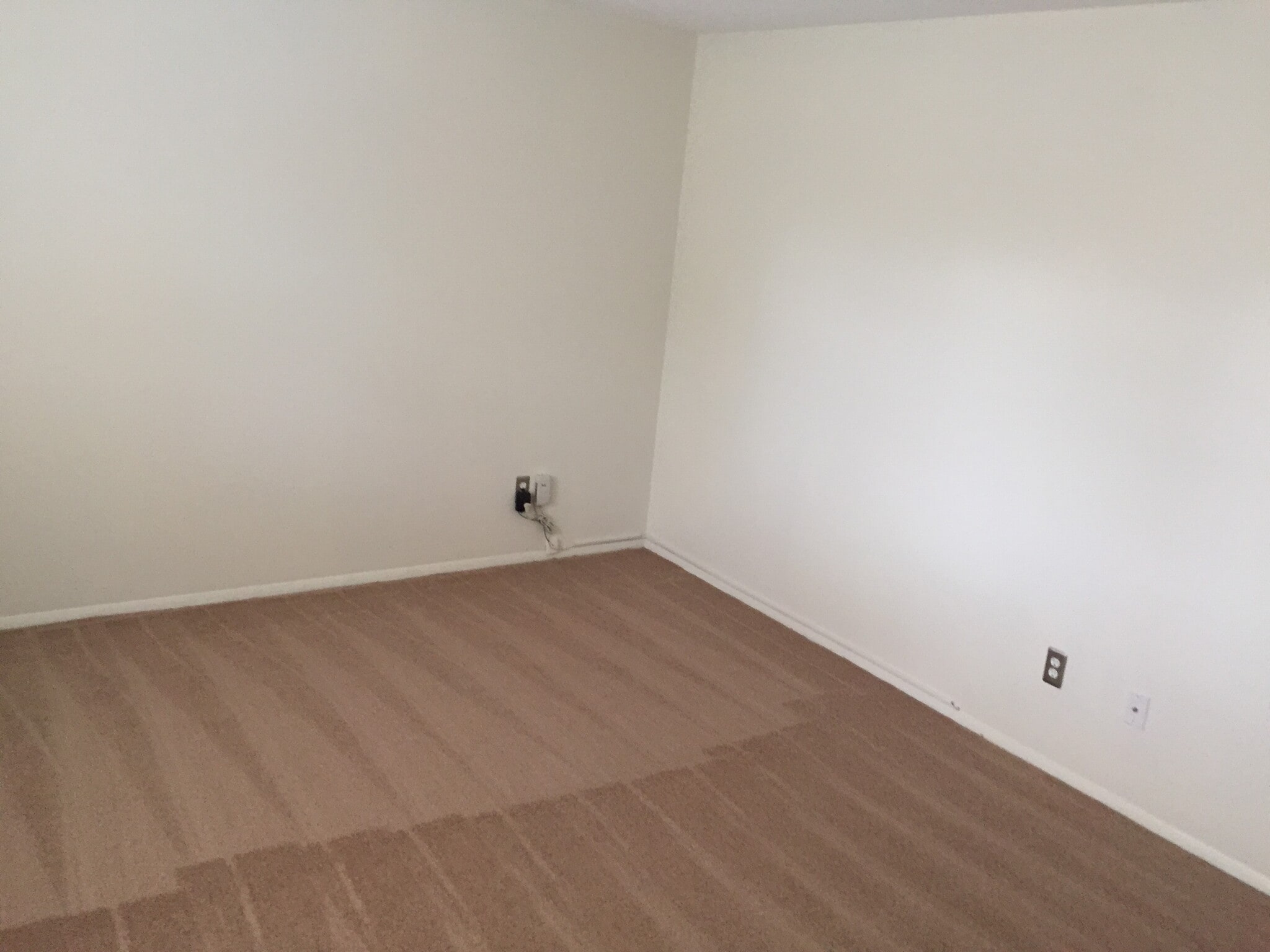 bedroom no furniture - 912 Cherry Hill Dr