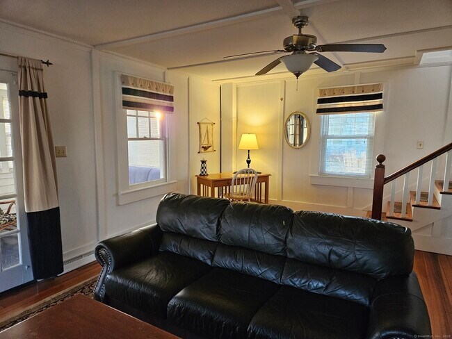 Building Photo - 422 Maple Ave