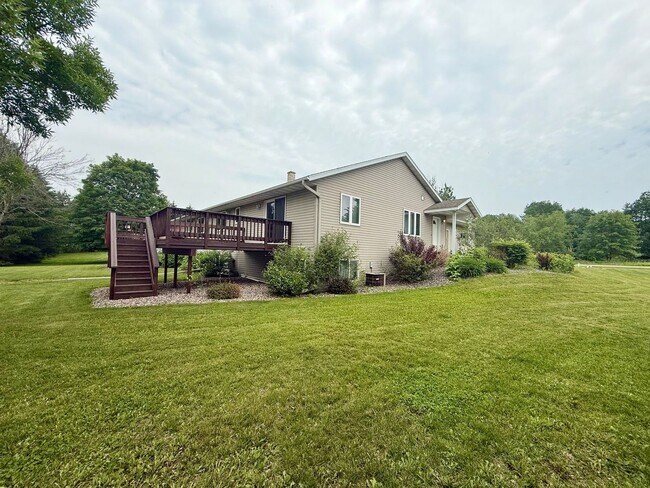 Building Photo - 149913-149913 Wineberry Ln