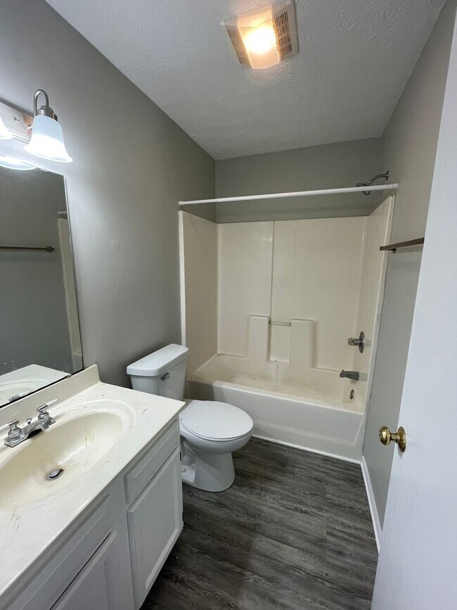 Building Photo - Three Bedroom Single Family Home - West La...