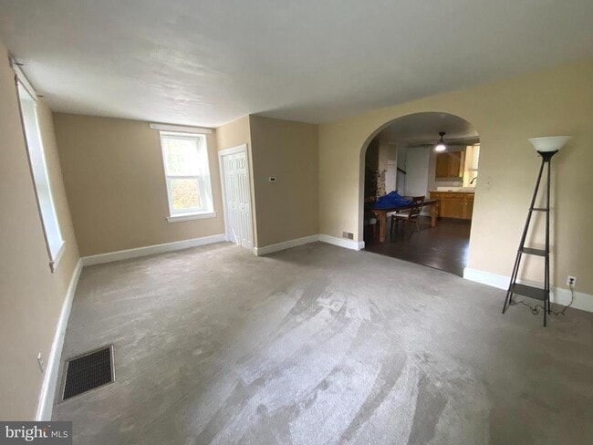 Building Photo - 75 N Bacton Hill Rd