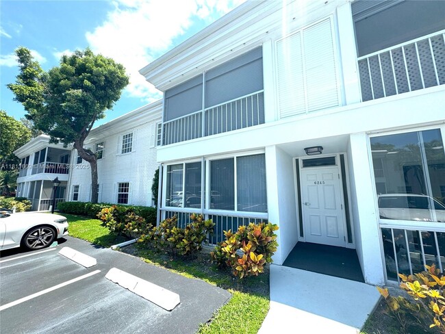 Primary Photo - 6245 Bay Club Dr