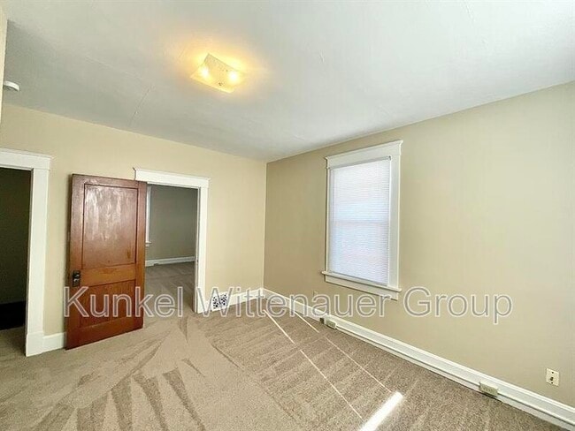 Building Photo - 907 N Church St