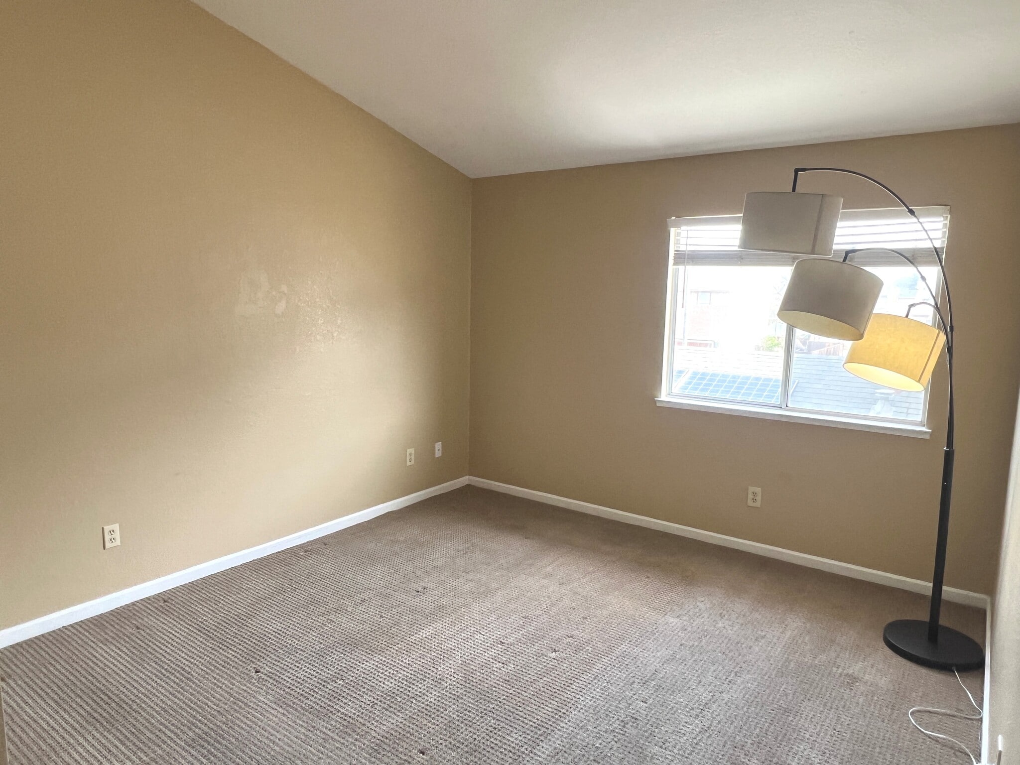 Building Photo - 5354 Meadow Wood Ln