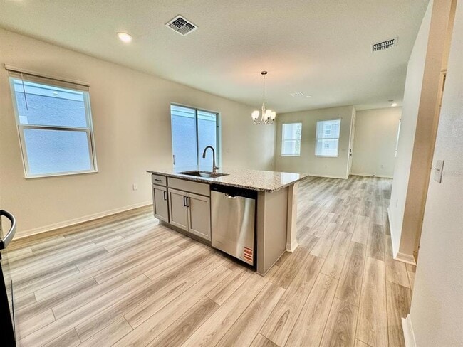 Building Photo - 9612 Westside Hls Dr