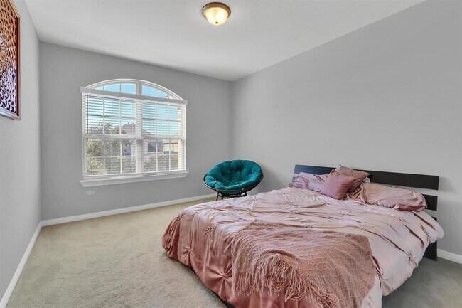 Building Photo - 16321 Horse Trap Ln