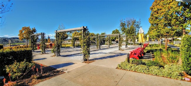 Building Photo - 2 Adelfa St