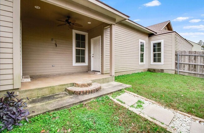 Building Photo - COMING SOON in LAFAYETTE!