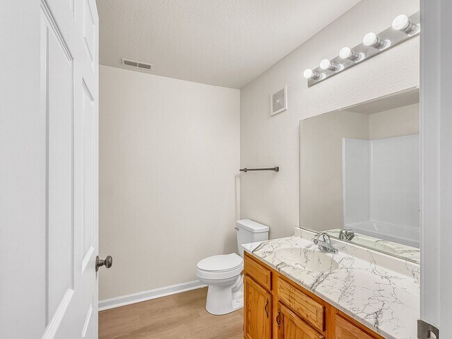 Building Photo - 6014 Castleford Dr