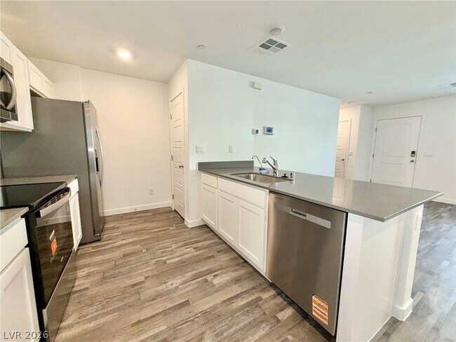 Building Photo - 913 Rosy Starling St
